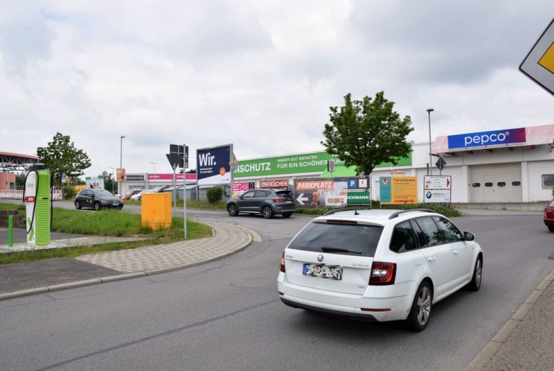 Häuersteig 2 /Kaufland/Einfahrt (quer zur Str)