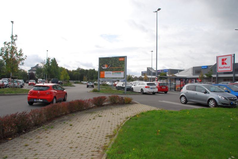 Waldenburger Str. 97 /Kaufland/quer zur Einf/Sicht Einf/rts