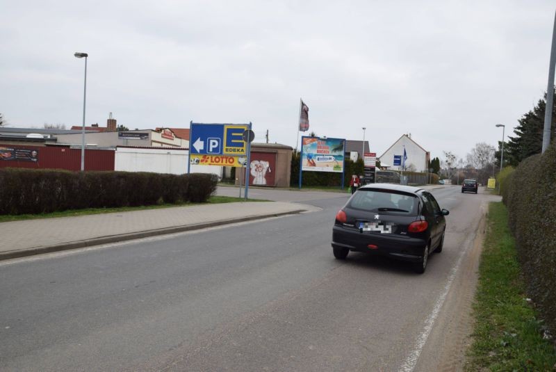 Westendstr. 32 /Edeka/Einfahrt (quer zur Str)