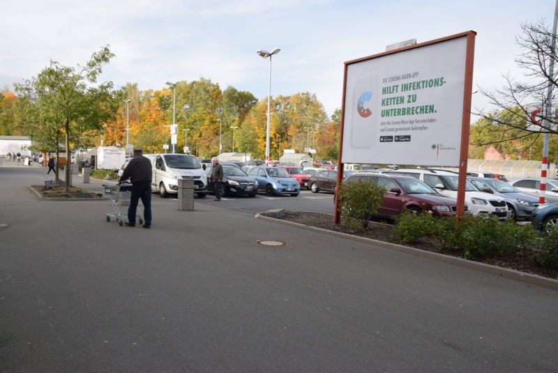 Hans-Sachs-Str /Kaufland/lks vom Eing/Sicht Eing (freisteh.)