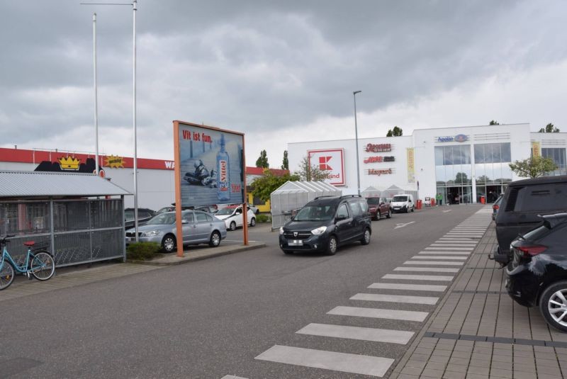 Calbesche Str. 31 /Kaufland/geg. Eing (Sicht Tkst)