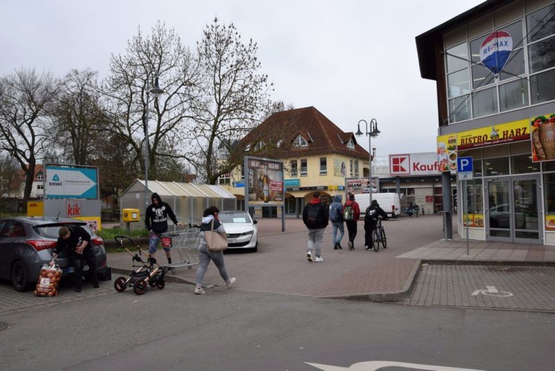 Braunschweiger Str. 83 /Kaufland/Eingang (lks)