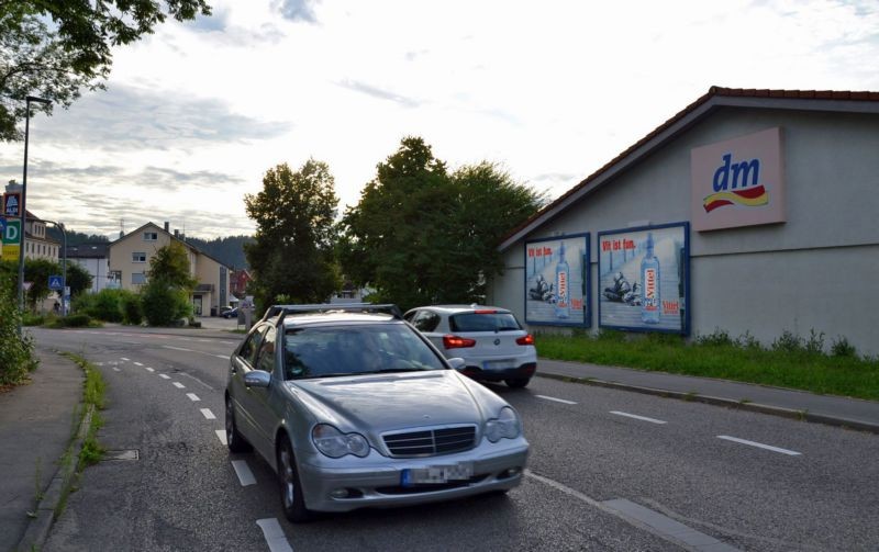 Schillerstr. 1/B 19 /Aldi Süd/bei Takko + DM-Markt (Wand)