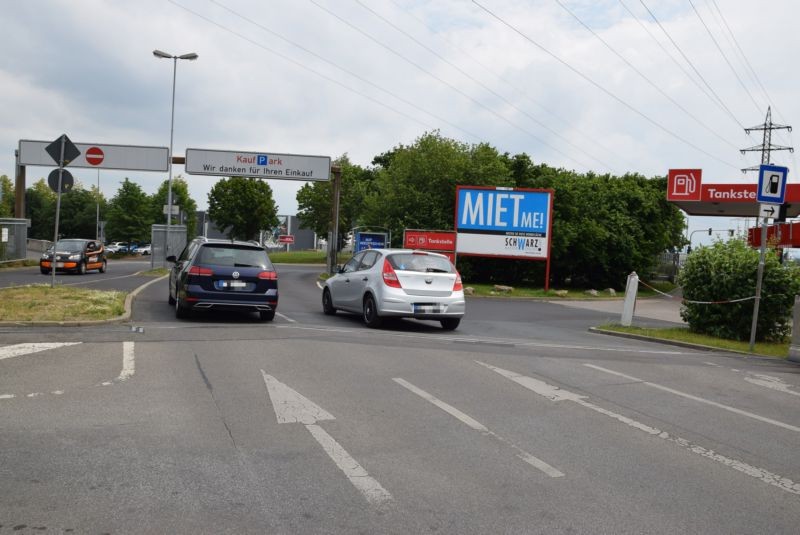 Dohnaer Str. 246 /Kaufland/Einfahrt Tkst