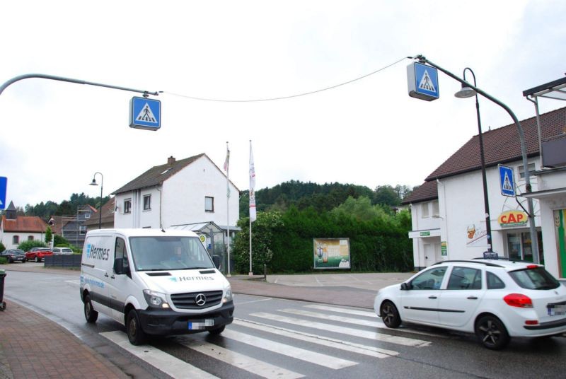 Hauptstr. 40 /Cap Markt/neb. Eingang (quer zur B 423)