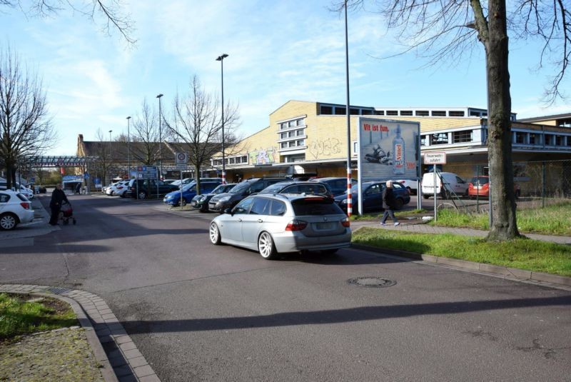 Zum Handelshof 1 /Kaufland/Einfahrt (Sicht Einfahrt)