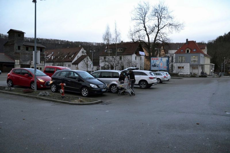 Weilerstr. 39 /Norma/geg. Einf (Sicht Eing)