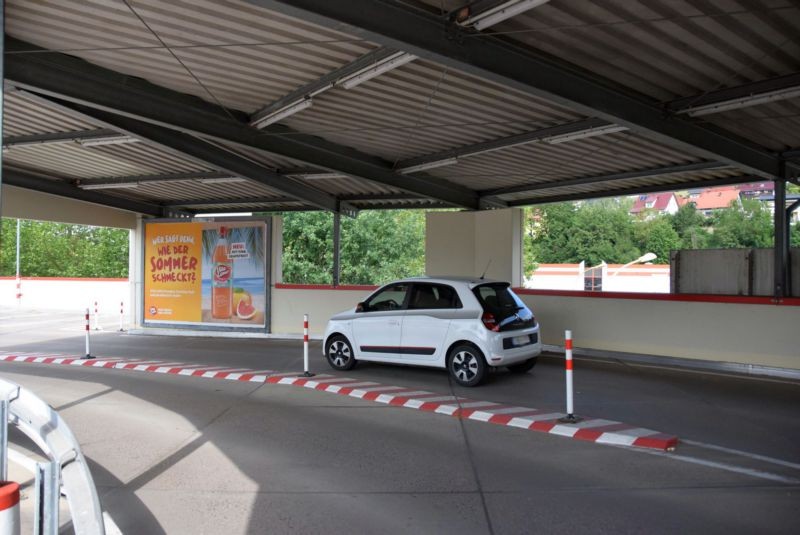 Steinerne Wiese 39 /Kaufland/Auffahrt Parkdeck (Wand)