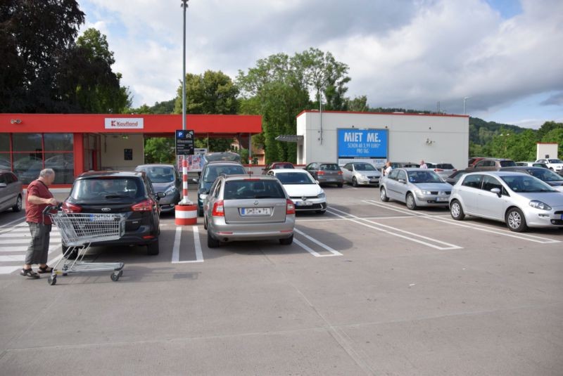 Steinerne Wiese 39 /Kaufland/Parkdeck (neb. Eingang)