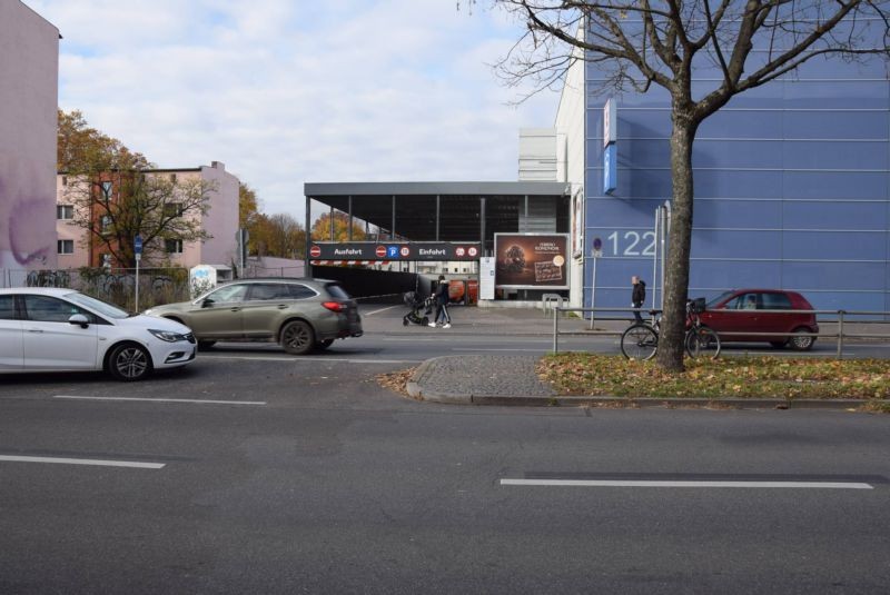 Ollenhauerstr. 122 /Kaufland/quer zur Einfahrt (PH)