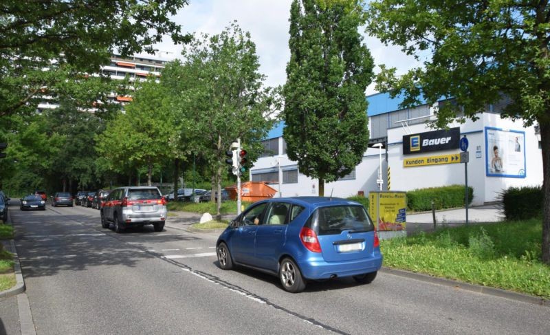 Schemppstr. 81 /Edeka/lks vom Eingang (quer zur Str)