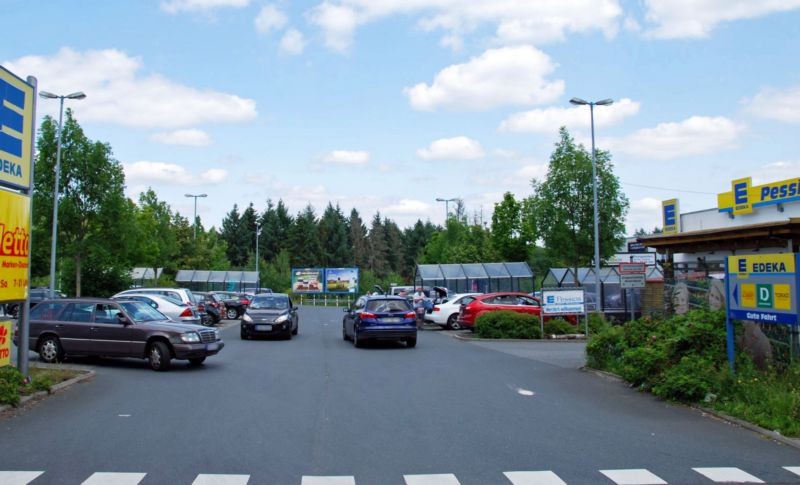 Edmund-Heusinger-Str. 19 /Edeka/geg. Einfahrt