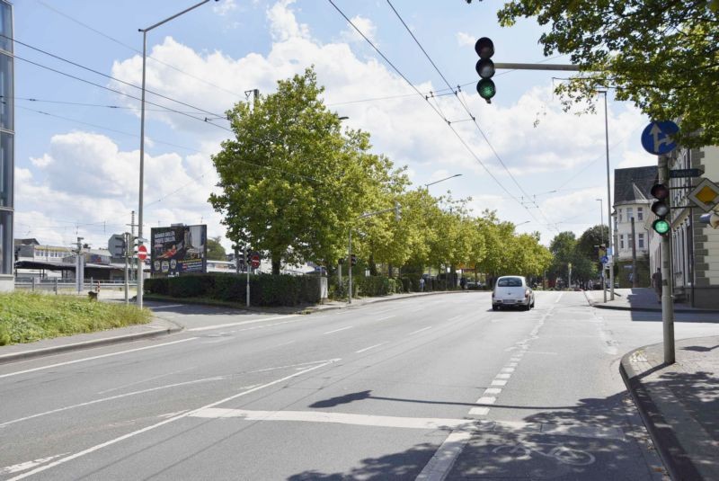 Bahnstr/geg. Parkstr/Ausfahrt PP (quer)