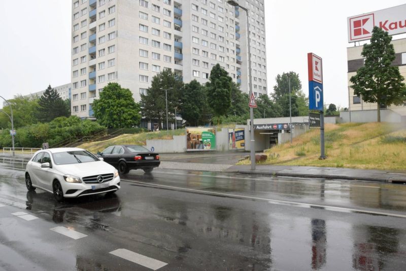 Märkische Allee 166 /Kaufland/Einf Poelchaustr (lks)