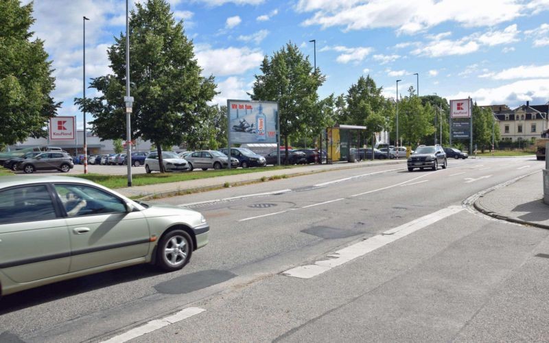 Mittweidaer Str. 1 /Kaufland/neb. Einfahrt (lks)