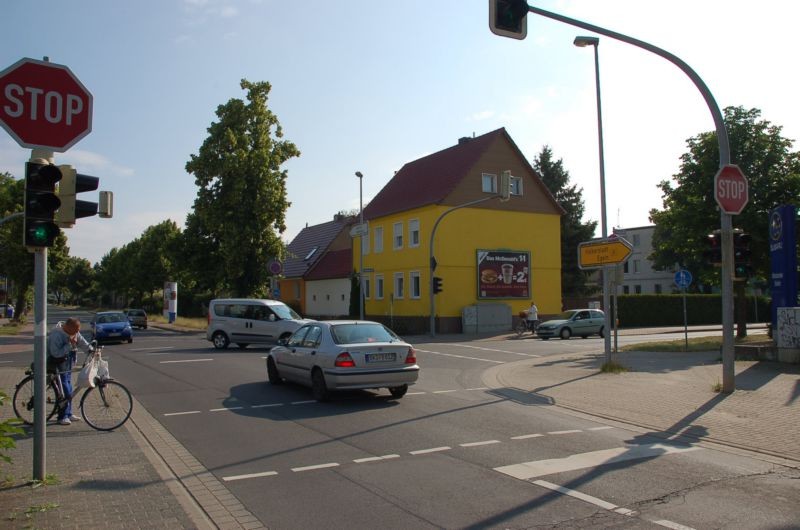 Halberstädter Chaussee 6/Ecke Königstr (quer)