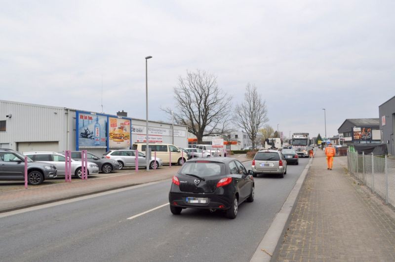 Im Rehwinkel/Ottostr. 1/bei Auto-Service (parallel)