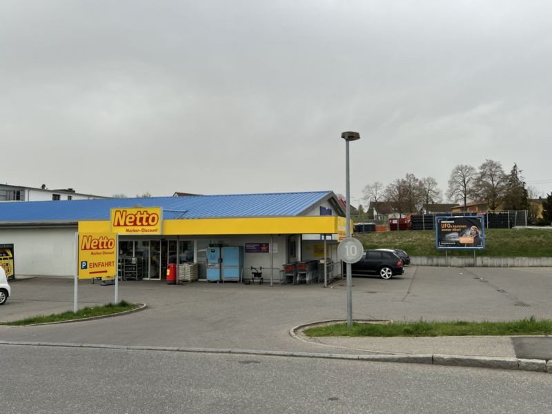 Carl-Benz-Str. 2 /Netto/rts vom Eing/rts (quer zur Str)