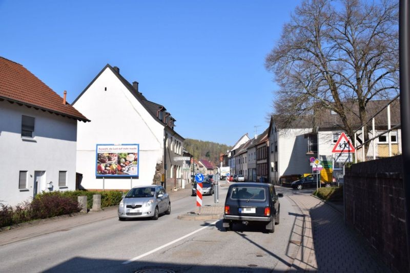 Hauptstr. 48 (quer zur L 471)