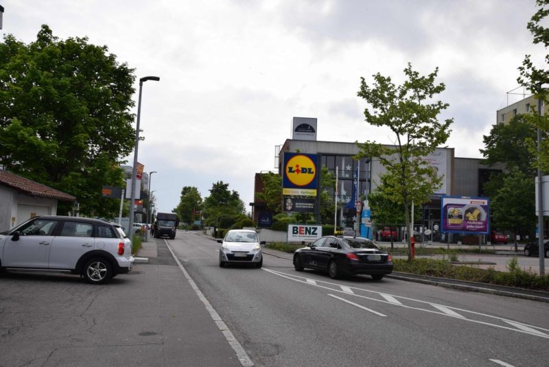 Heilbronner Str. 2 /Lidl/Einfahrt (quer zur Str)