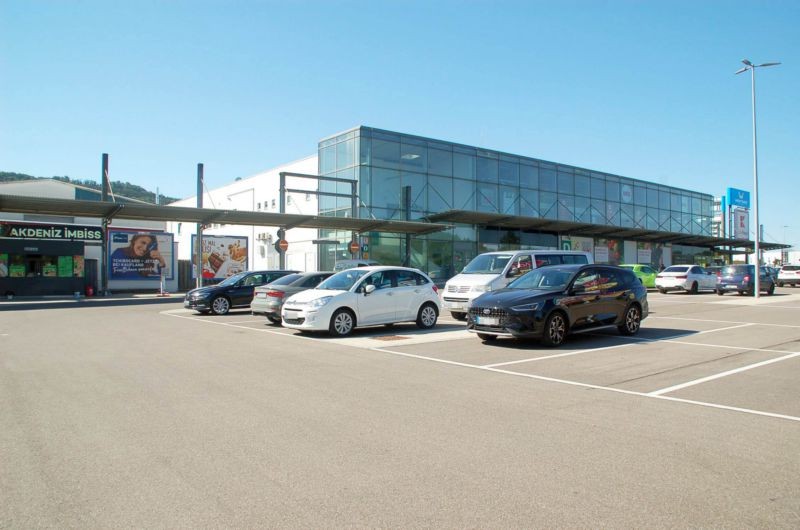 Daimlerstr. 16 /Kaufland im Westside-Center/lks neb. Eingang