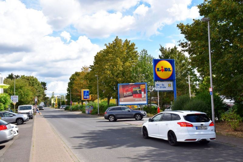 Im Boden 19 /Lidl/Einfahrt (quer zur Str)