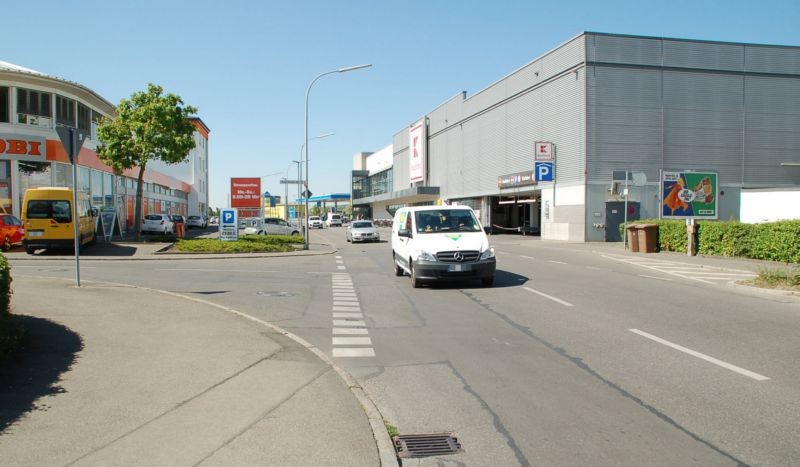 Carl-Benz-Str. 18 /Kaufland/Einfahrt PH (quer zur Str)