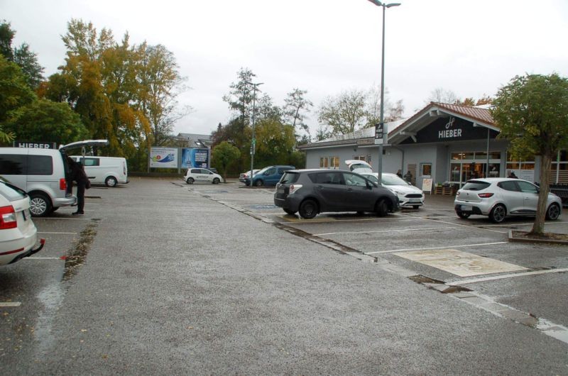Gutedelstr. 4 /Hieber's Frische-Center (nh. Eingang)
