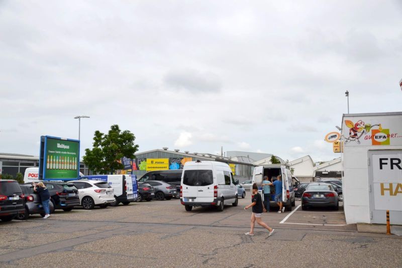 Hertzstr. 2-4 /Edeka/Einfahrt/Sicht Tkst/mte