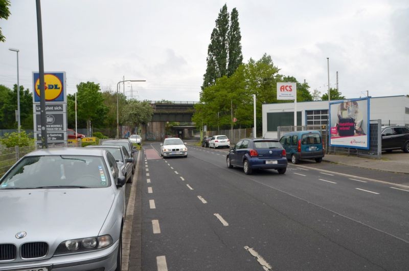 Darmstädter Str 3/geg. Lidl/Einfahrt/lks (parallel)