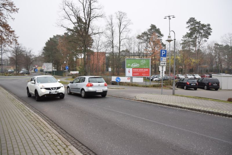 Schönfließer Str. 66 /Kaufland/Einfahrt/rts-quer zur Waldstr