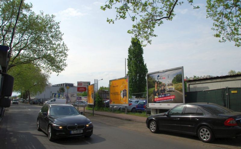 Lärchenstr/Ernst-Wiss-Str/Zufahrt Rewe (parallel)