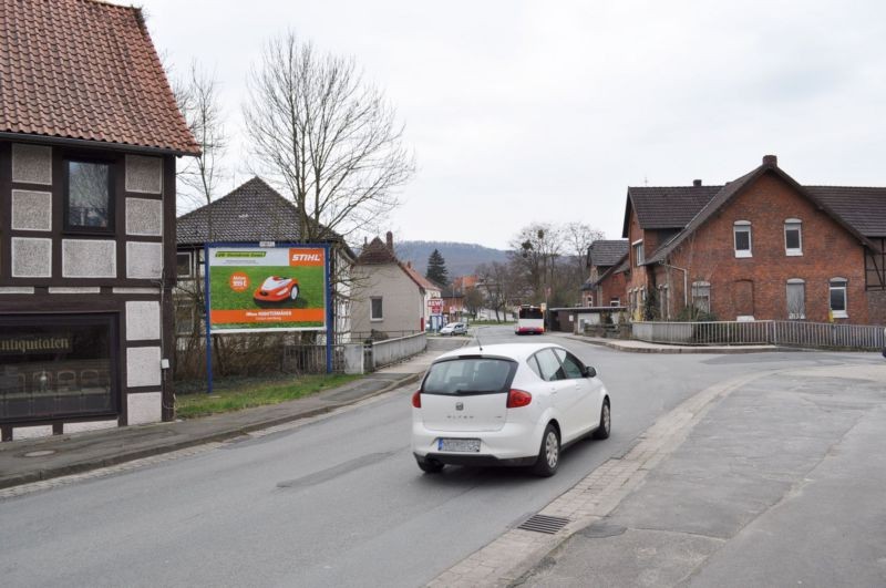 Hauptstr. 14/geg. Flöthstr/Zufahrt Rewe (quer)