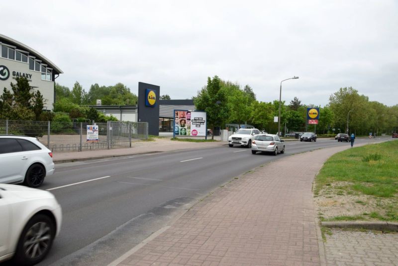 Erich-Weinert-Str. 23 /Lidl/nh. Einfahrt (quer zur Str)