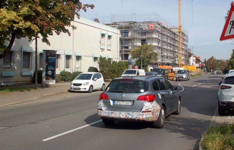 Stuttgarter Str. 64/nh. Jakob-Sigle-Platz (nh. Rathaus)