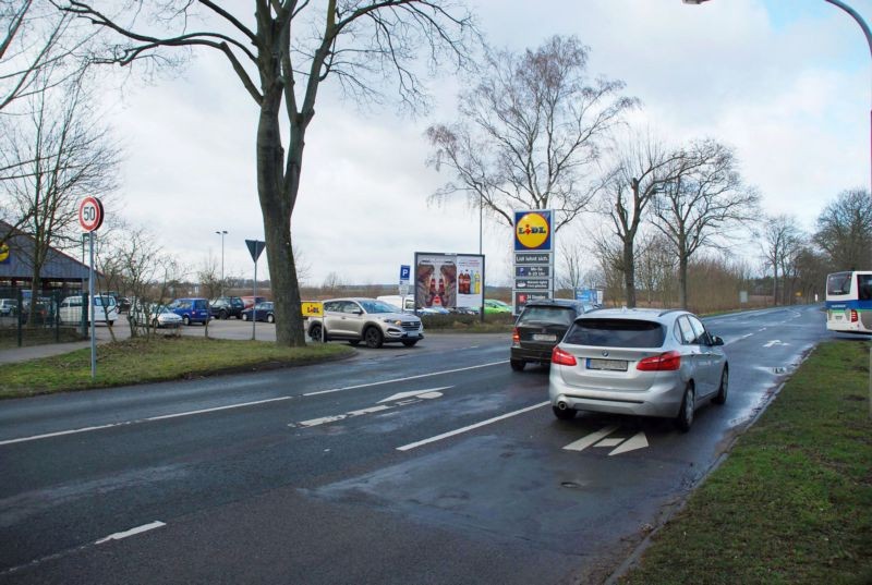 Perleberger Str. 55 /Lidl/Einfahrt (quer zur Str)