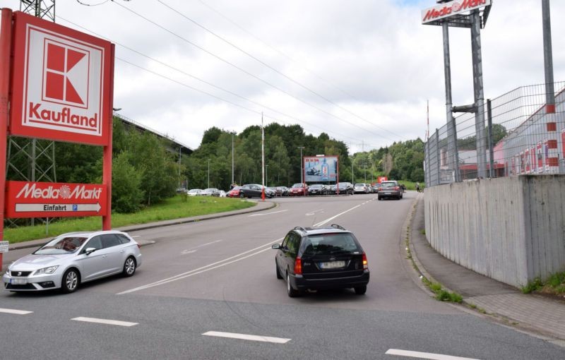 Kirkeler Str. 50 /Kaufland/Zufahrt (Sicht Zufahrt)