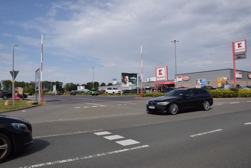 Humboldtstr. 90 /Kaufland/geg. Einfahrt/Sicht Str