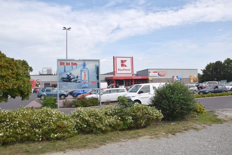 Humboldtstr. 90 /Kaufland/lks von Einfahrt (Sicht Einfahrt)