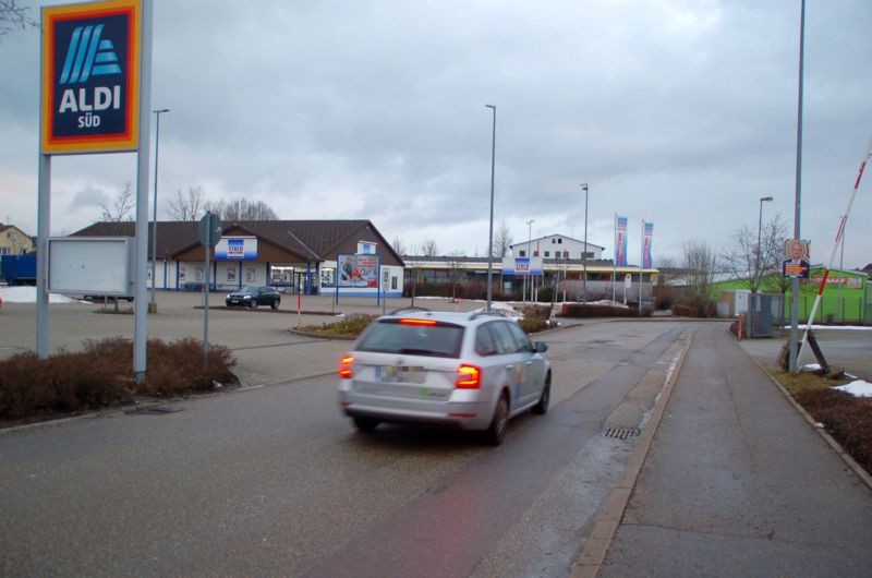 Planckstr. 8 /Streb-Getränkemarkt/geg. Eingang (Sicht Aldi)