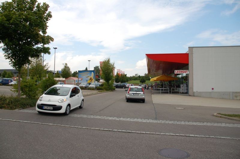 Im Ballenmoos 2 /Feneberg/geg. Eingang (Sicht Rewe)