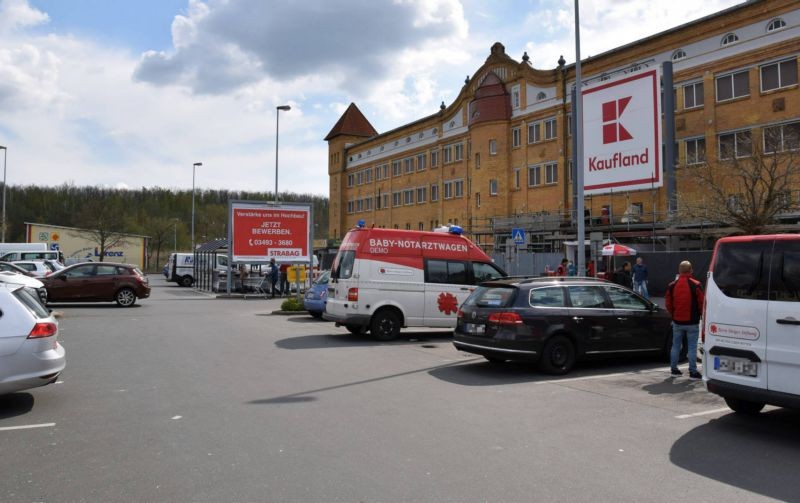 Bismarckstr. 39 /Kaufland/geg. Eingang/rts (Sicht Eingang)