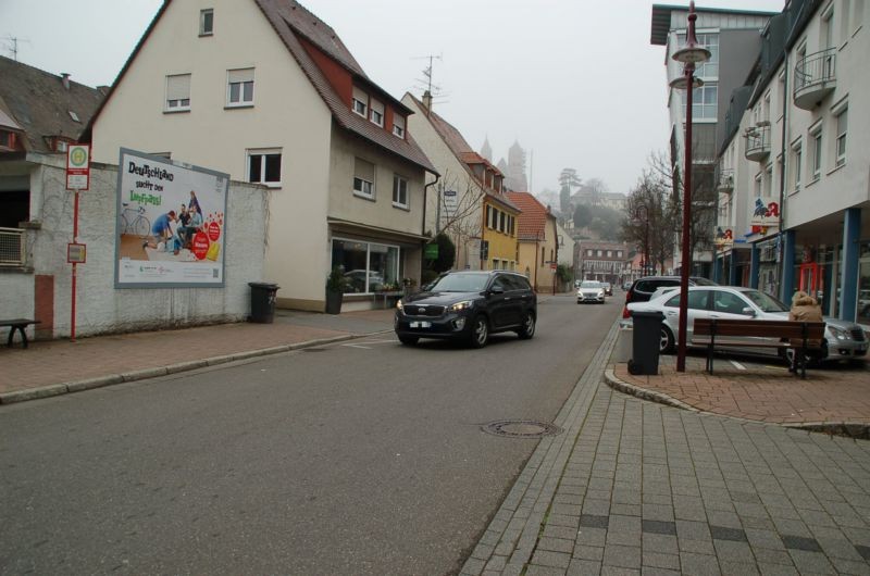 Richard-Müller-Str. 18/bei Bus-Hts