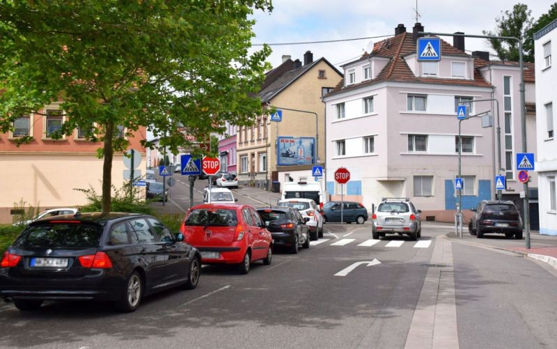 Hermannstr. 6/quer zur Steinwaldstr (Giebel)