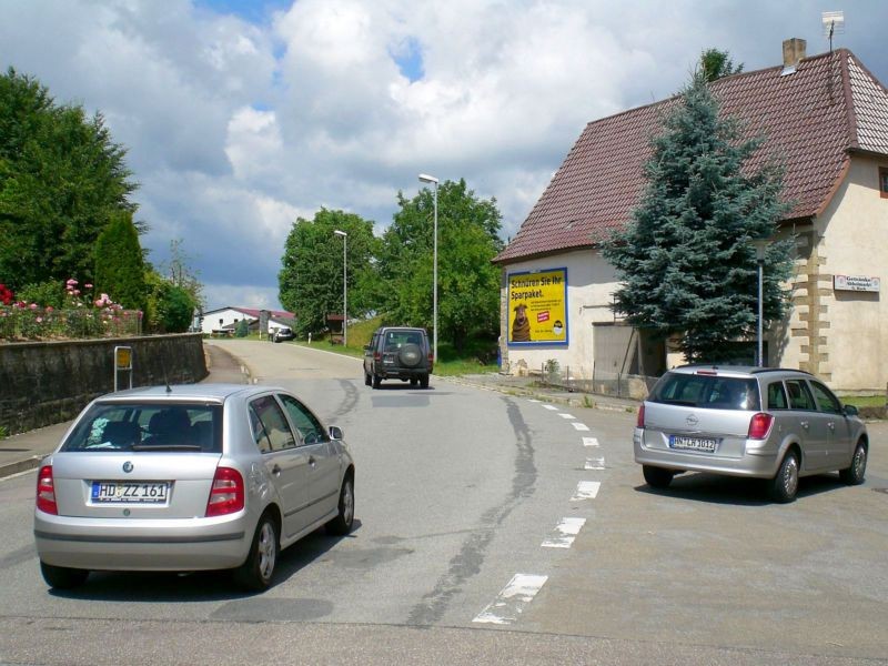 Hilsbacher Str. 60/Ecke Mittelsdorfstr  (Adelshofen)