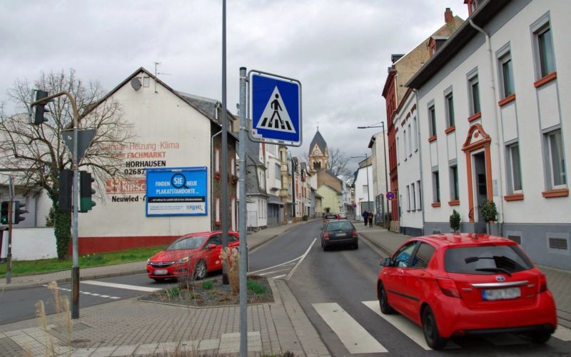 Dierdorfer Str. 3 (quer am Giebel)
