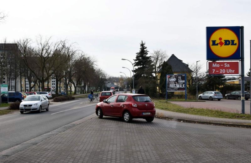 Rostocker Str. 3 /Lidl/lks von Einfahrt (quer zur Str)