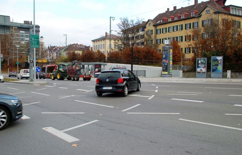 Sternenplatz/B 33/auswärts/rts von WH (geg. Spanierstr)