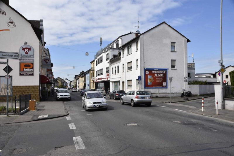 Dierdorfer Str. 121 (quer am Giebel)