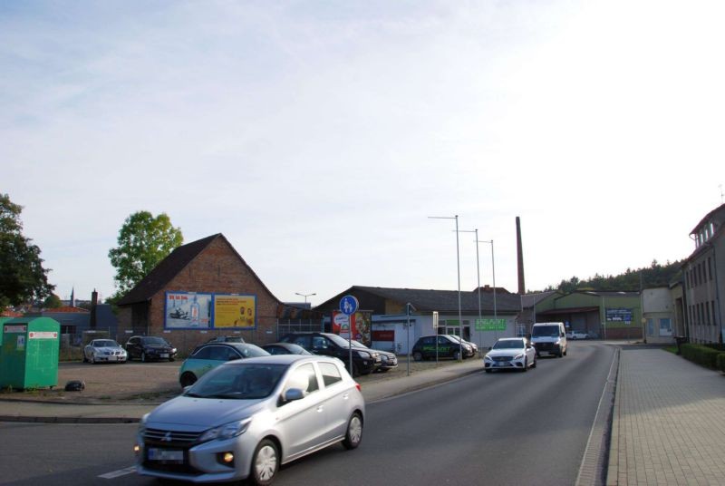 Wiesenstr. 30/Zufahrt Rewe (Wand)